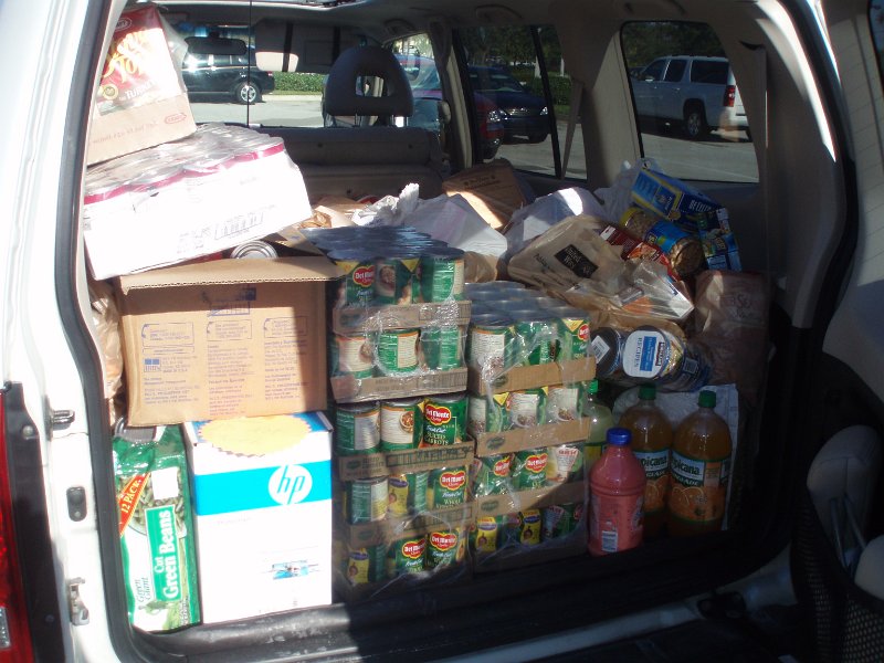 Food Drive 7 111707.JPG